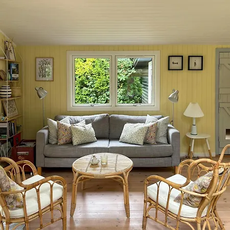 Summerhouse Close To Nature And 펜션 Rørvig