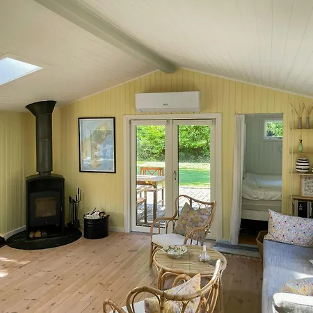 Semesterbostad Summerhouse Close To Nature And *